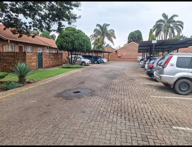 2 BEDROOM TOWNHOUSE FOR SALE IN THE ORCHARDS